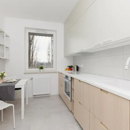 Stacja Wola With Parking By Renters Apartamento
