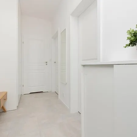 Stacja Wola With Parking By Renters * Warsaw