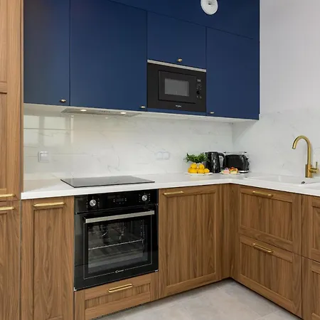 Apartment Stacja Wola With Parking By Renters