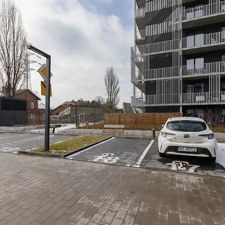 Stacja Wola With Parking By Renters Apartamento