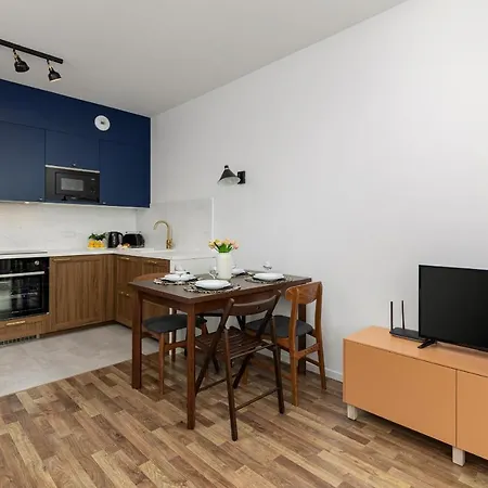 Stacja Wola With Parking By Renters