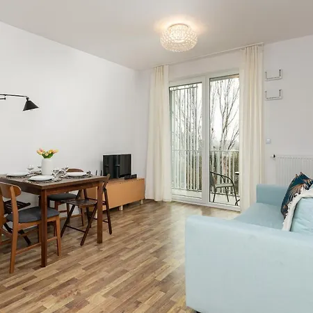 Stacja Wola With Parking By Renters * Warschau