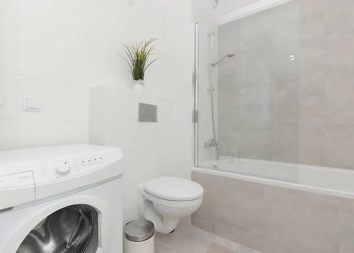 Stacja Wola With Parking By Renters Apartment *