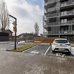Stacja Wola With Parking By Renters アパート