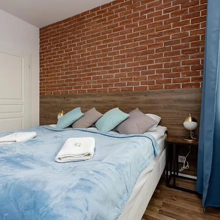 아파트 Stacja Wola With Parking By Renters